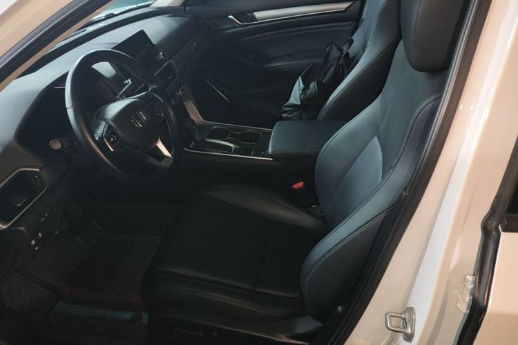 Used Honda Accord 2018 260TURBO Luxury Edition China VI Left Front Seat