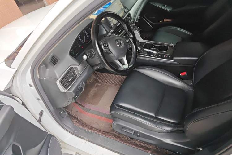 Used Honda Accord 2018 260TURBO Luxury Edition China VI Left Front Seat