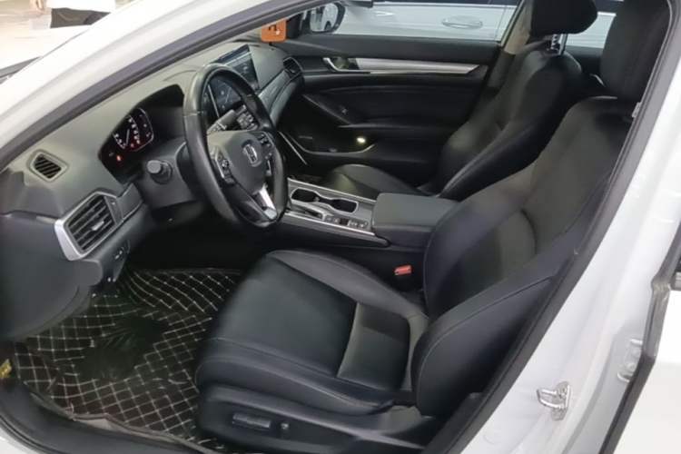 Used Honda Accord 2018 260TURBO Luxury Edition China VI Left Front Seat