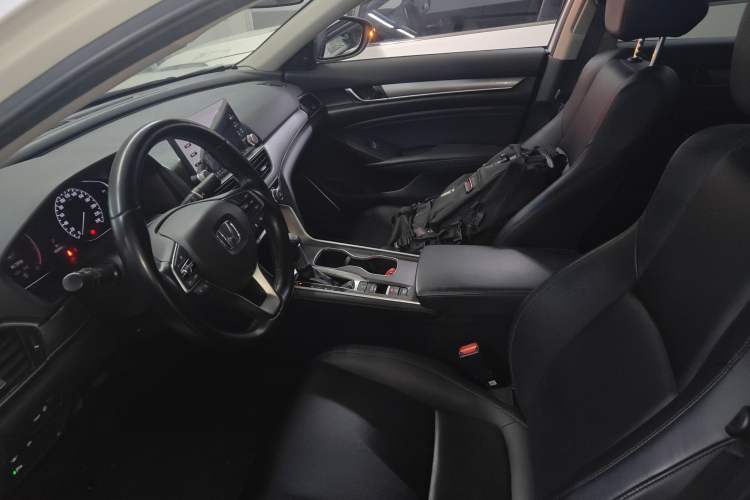 Used Honda Accord 2018 260TURBO Luxury Edition China VI Left Front Seat