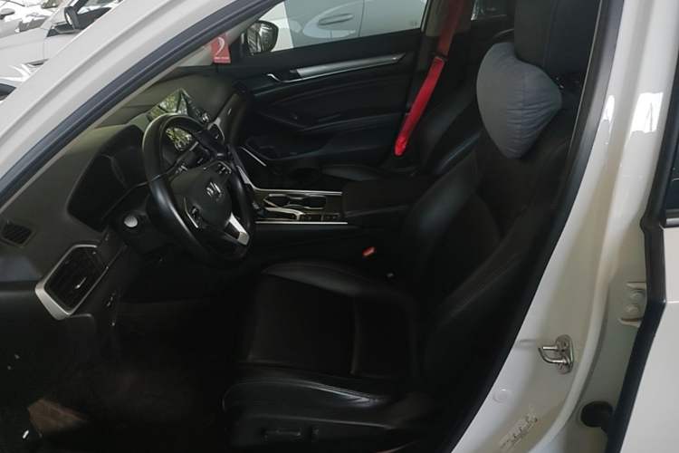 Used Honda Accord 2018 260TURBO Elite Edition China VI Left Front Seat