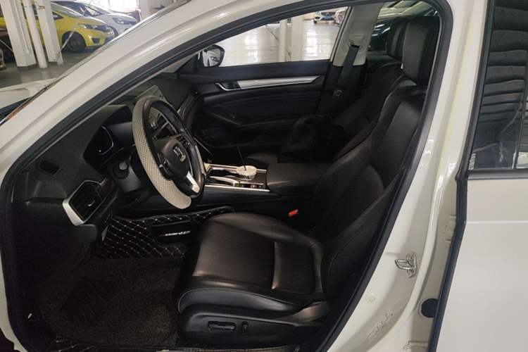 Used Honda Accord 2018 260TURBO Elite Edition China VI Left Front Seat