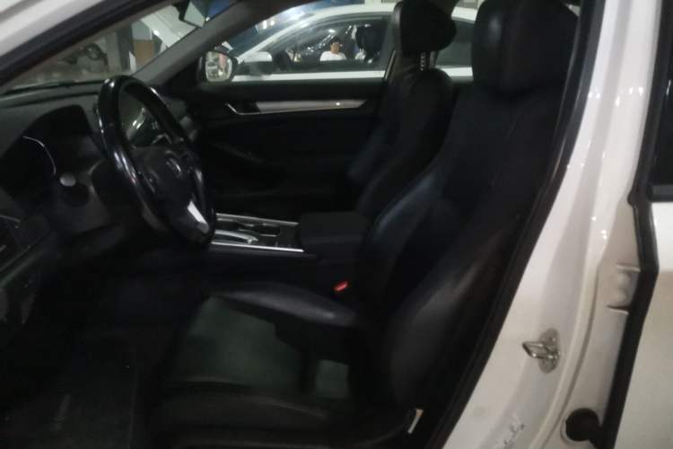 Used Honda Accord 2018 260TURBO Luxury Edition China VI Left Front Seat