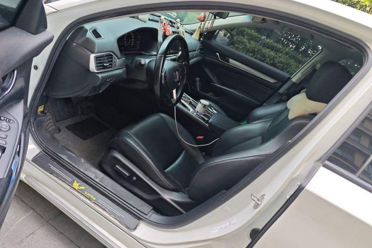 Used Honda Accord 2018 260TURBO Elite Edition China VI Left Front Seat