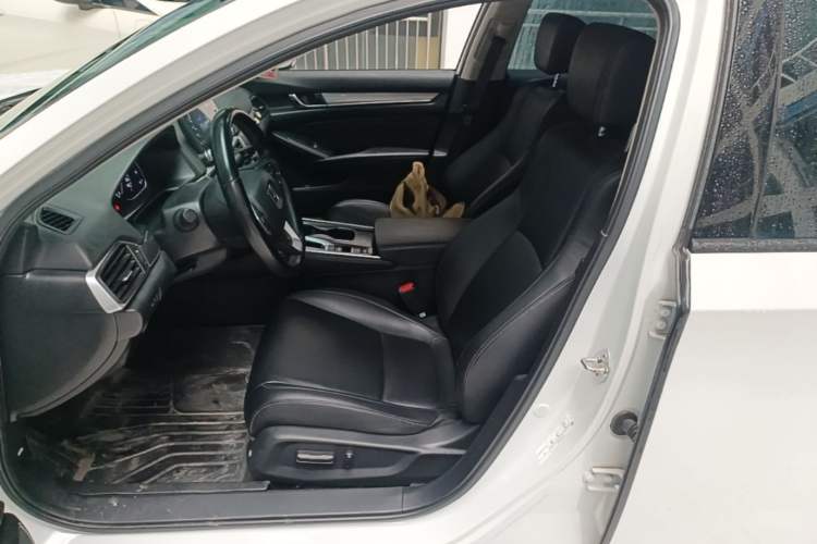 Used Honda Accord 2018 260TURBO Luxury Edition China VI Left Front Seat