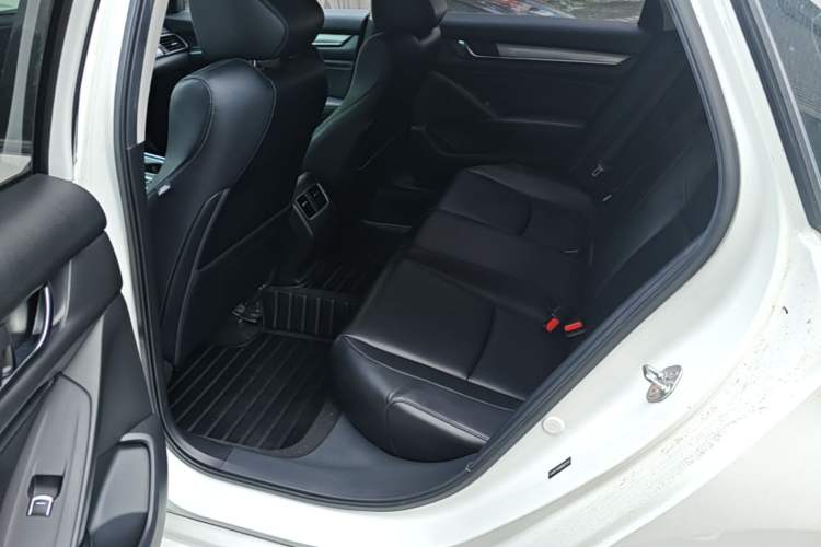 Used Honda Accord 2018 260TURBO Luxury Edition China VI Left Rear Seat