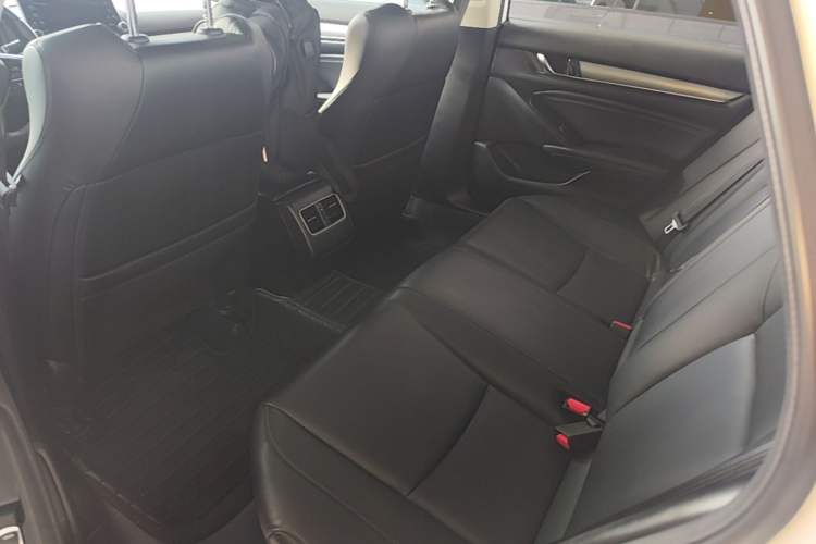 Used Honda Accord 2018 260TURBO Luxury Edition China V Emission Standard Left Rear Seat
