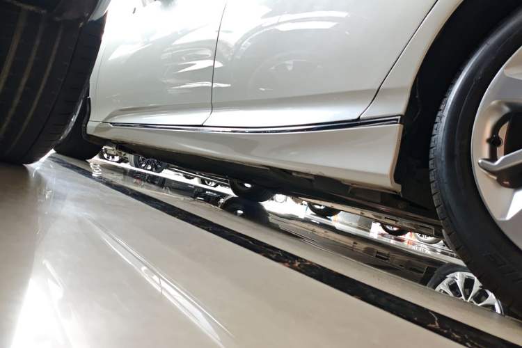 Used Honda Accord 2018 260TURBO Elite Edition China VI Left Side Sill
