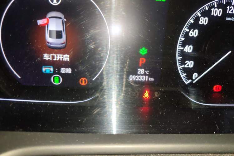 Used Honda Accord 2018 260TURBO Luxury Edition China V Emission Standard Odometer Close Up