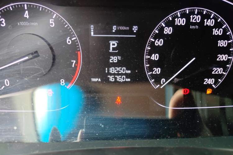 Used Honda Accord 2018 230TURBO Comfort Version National V Odometer Close Up