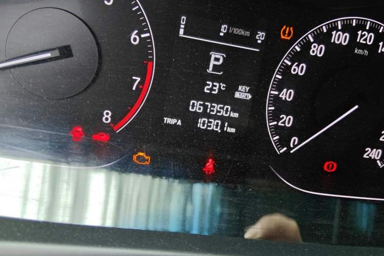 Used Honda Accord 2018 230TURBO Comfort Version National V Odometer Close Up