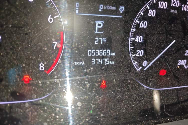 Used Honda Accord 2018 260TURBO Elite Edition China VI Odometer Close Up
