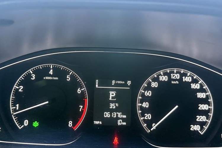Used Honda Accord 2018 260TURBO Elite Edition China VI Odometer Close Up