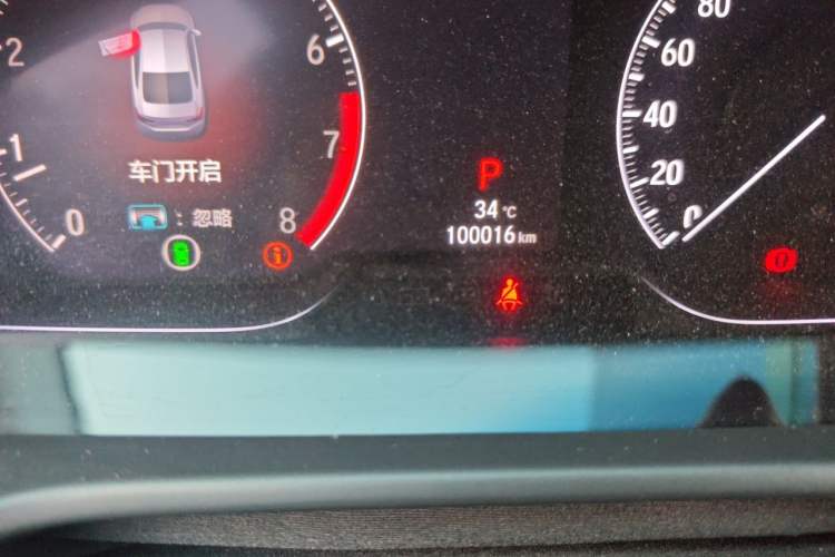 Used Honda Accord 2018 260TURBO Luxury Edition China V Emission Standard Odometer Close Up