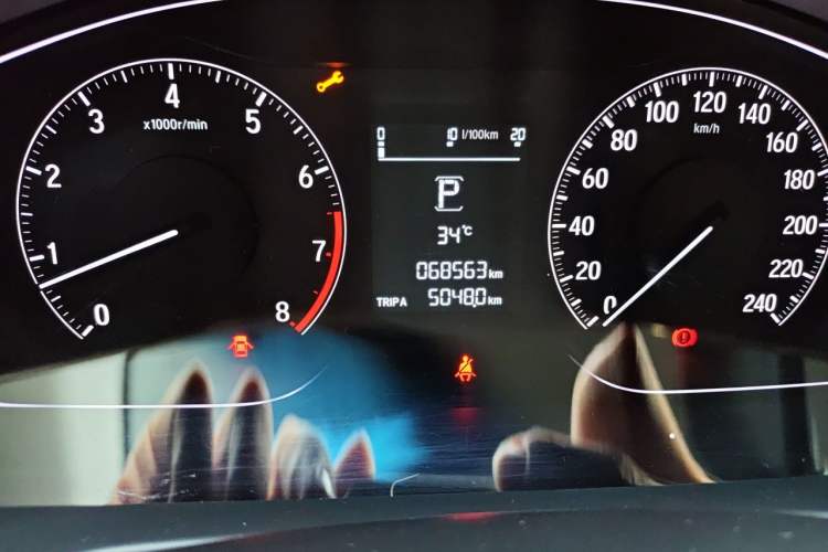 Used Honda Accord 2018 260TURBO Elite Edition China VI Odometer Close Up