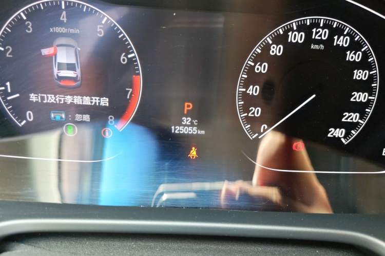 Used Honda Accord 2018 260TURBO Luxury Edition China V Emission Standard Odometer Close Up