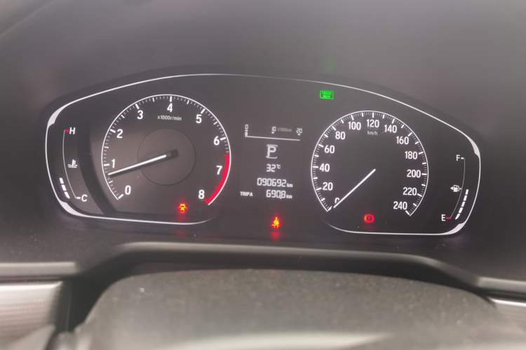 Used Honda Accord 2018 260TURBO Elite Edition China V Odometer Close Up