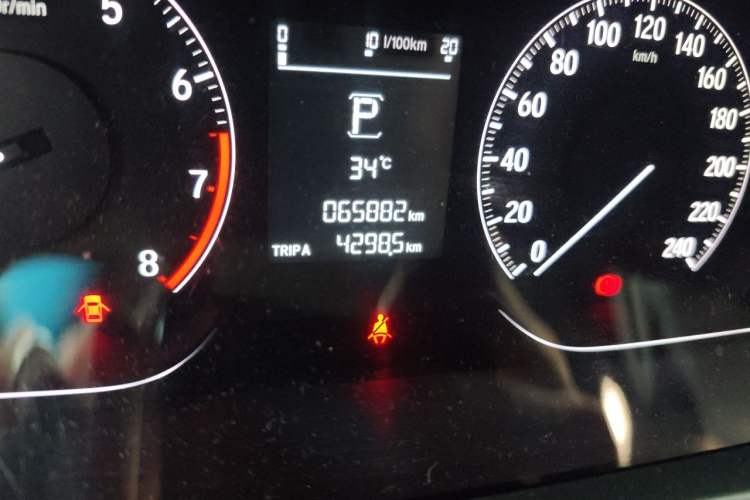 Used Honda Accord 2018 260TURBO Elite Edition China VI Odometer Close Up