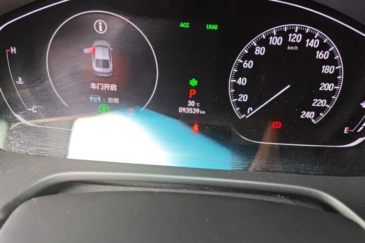 Used Honda Accord 2018 260TURBO Luxury Edition China VI Odometer Close Up