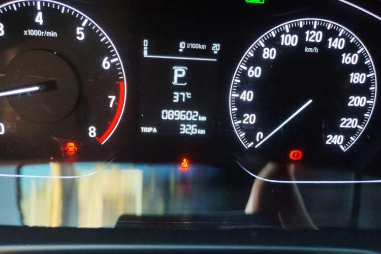 Used Honda Accord 2018 260TURBO Elite Edition China V Odometer Close Up