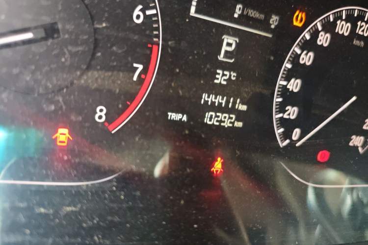 Used Honda Accord 2018 260TURBO Elite Edition China V Odometer Close Up