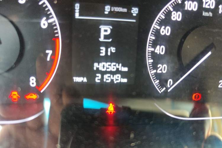 Used Honda Accord 2018 260TURBO Luxury Edition China V Emission Standard Odometer Close Up