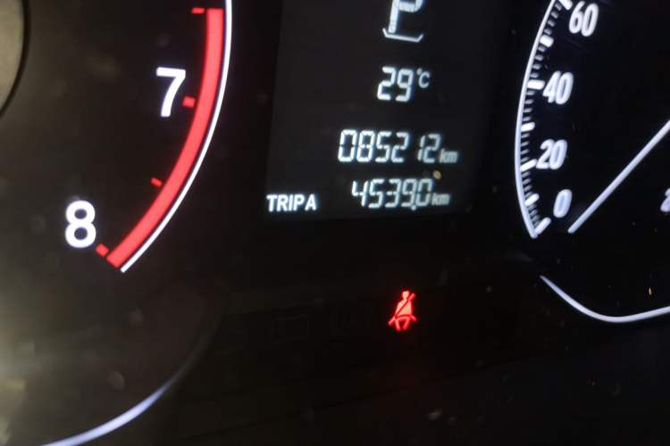 Used Honda Accord 2018 260TURBO Elite Edition China VI Odometer Close Up