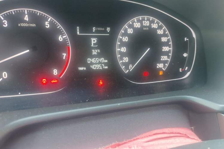 Used Honda Accord 2018 230TURBO Comfort Edition China VI Emission Standard Odometer Close Up
