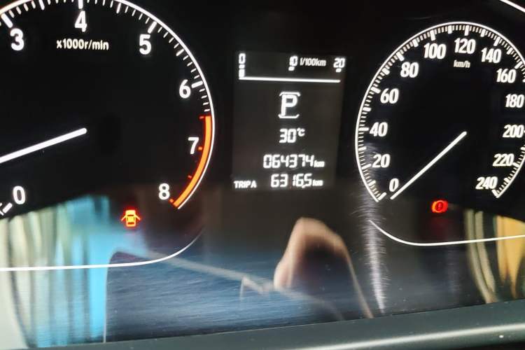 Used Honda Accord 2018 260TURBO Elite Edition China VI Odometer Close Up