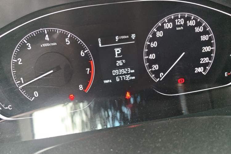 Used Honda Accord 2018 260TURBO Elite Edition China VI Odometer Close Up