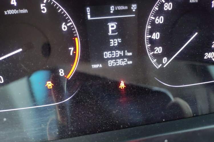 Used Honda Accord 2018 260TURBO Elite Edition China VI Odometer Close Up