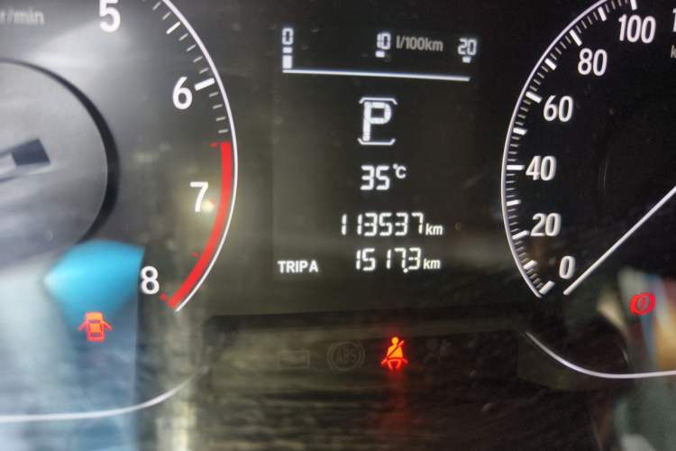 Used Honda Accord 2018 230TURBO Comfort Version National V Odometer Close Up