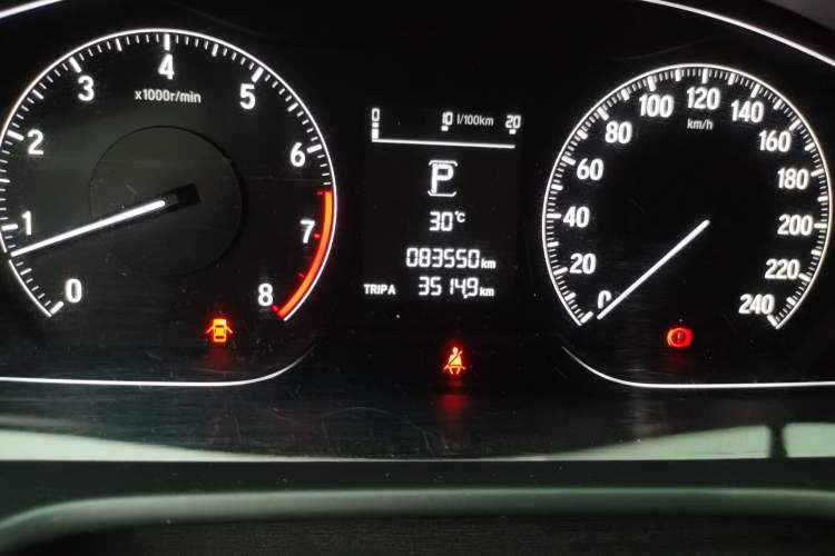 Used Honda Accord 2018 260TURBO Elite Edition China VI Odometer Close Up