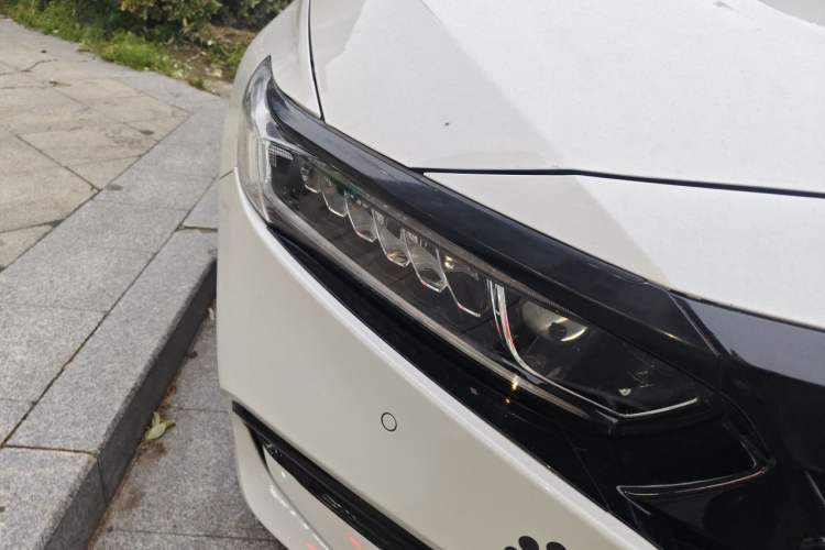 Used Honda Accord 2018 260TURBO Luxury Edition China VI Right Front Headlight