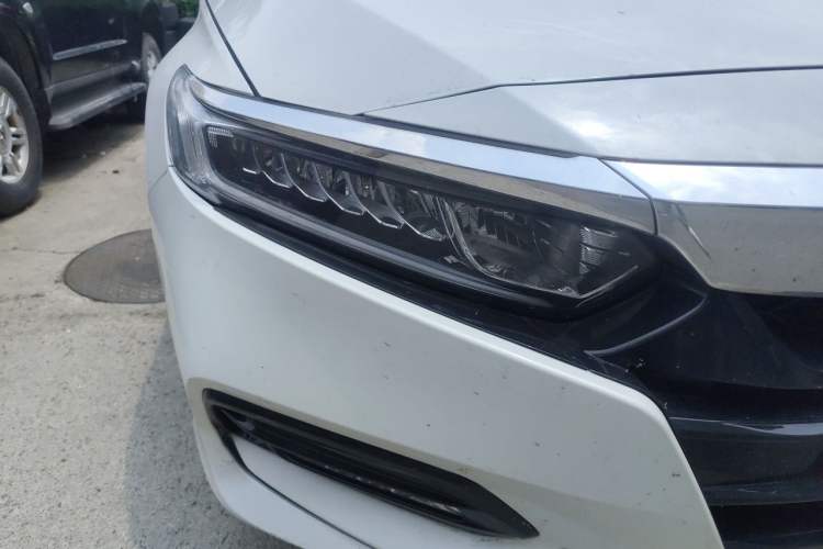 Used Honda Accord 2018 260TURBO Elite Edition China V Right Front Headlight