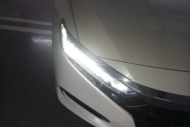 Used Honda Accord 2018 260TURBO Prestige Edition China V Right Front Headlight