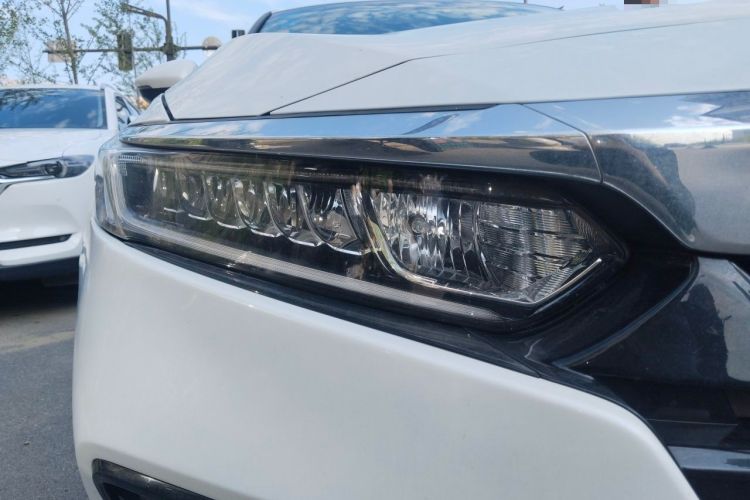 Used Honda Accord 2018 260TURBO Elite Edition China V Right Front Headlight