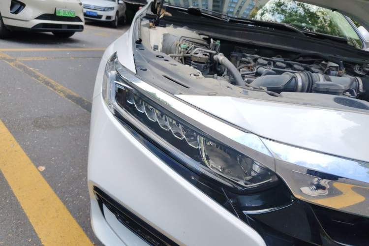 Used Honda Accord 2018 260TURBO Elite Edition China V Right Front Headlight