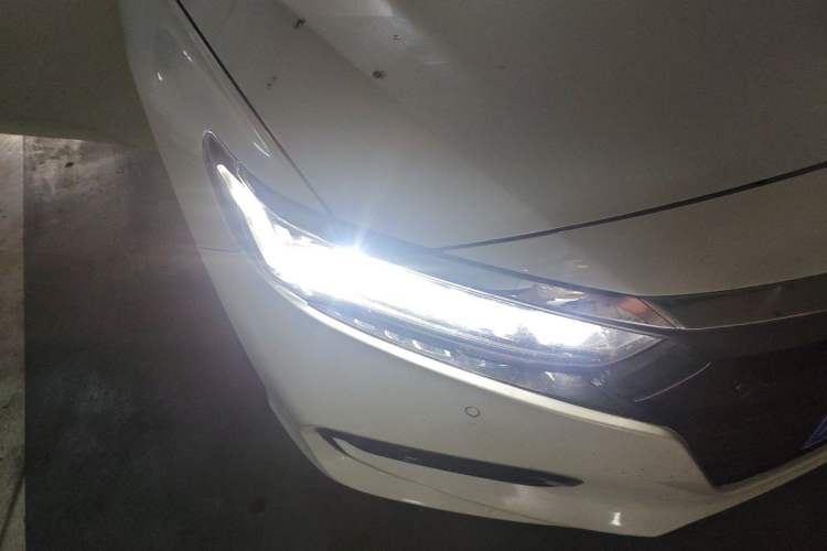Used Honda Accord 2018 260TURBO Luxury Edition China VI Right Front Headlight