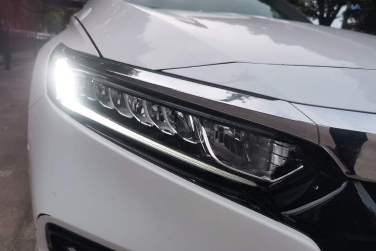 Used Honda Accord 2018 260TURBO Elite Edition China V Right Front Headlight