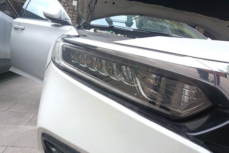 Used Honda Accord 2018 260TURBO Elite Edition China V Right Front Headlight