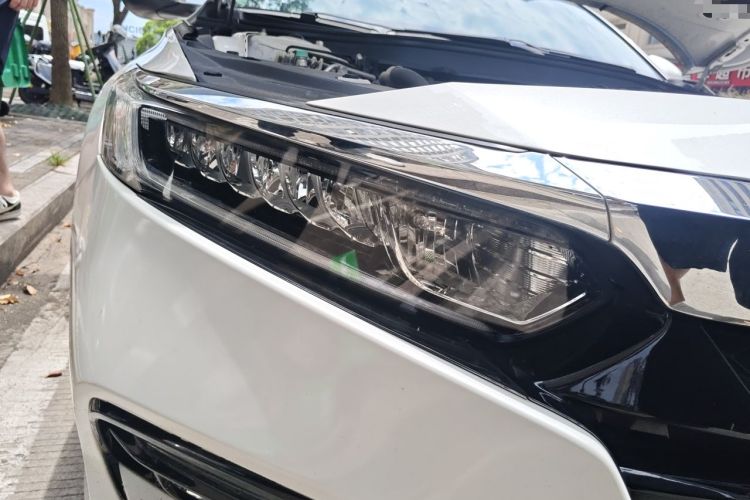 Used Honda Accord 2018 260TURBO Elite Edition China V Right Front Headlight