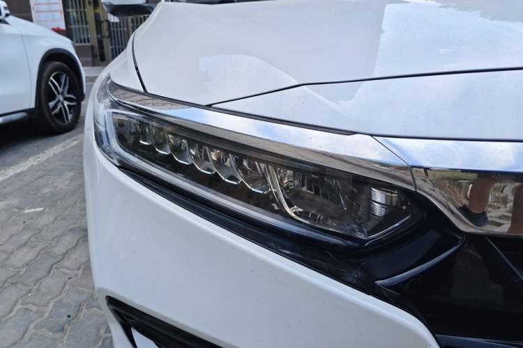 Used Honda Accord 2018 260TURBO Elite Edition China V Right Front Headlight