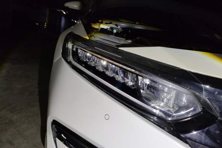 Used Honda Accord 2018 260TURBO Luxury Edition China VI Right Front Headlight