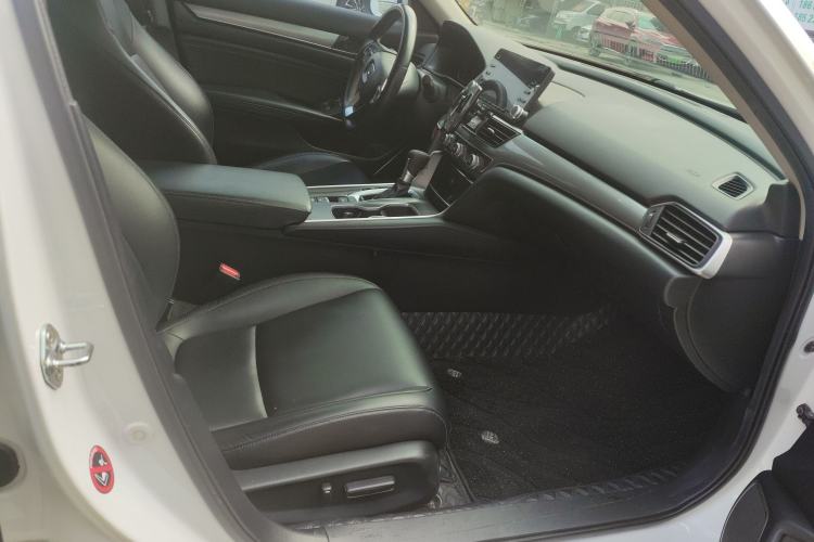 Used Honda Accord 2018 260TURBO Luxury Edition China VI Right Front Seat
