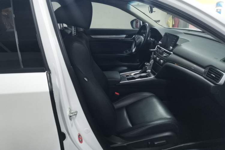 Used Honda Accord 2018 260TURBO Prestige Edition China VI Right Front Seat