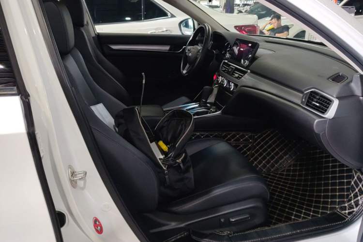 Used Honda Accord 2018 260TURBO Elite Edition China VI Right Front Seat