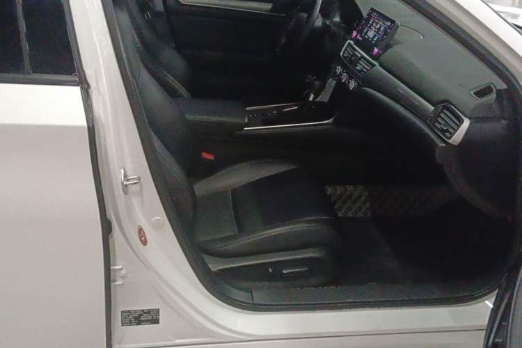 Used Honda Accord 2018 260TURBO Elite Edition China V Right Front Seat