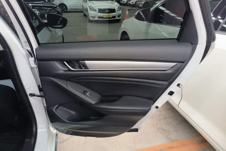 Used Honda Accord 2018 260TURBO Elite Edition China VI Right Rear Door Interior