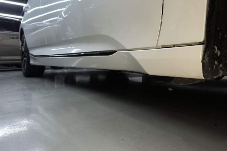 Used Honda Accord 2018 260TURBO Elite Edition China VI Right Side Sill